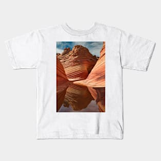The Wave with Reflection Kids T-Shirt